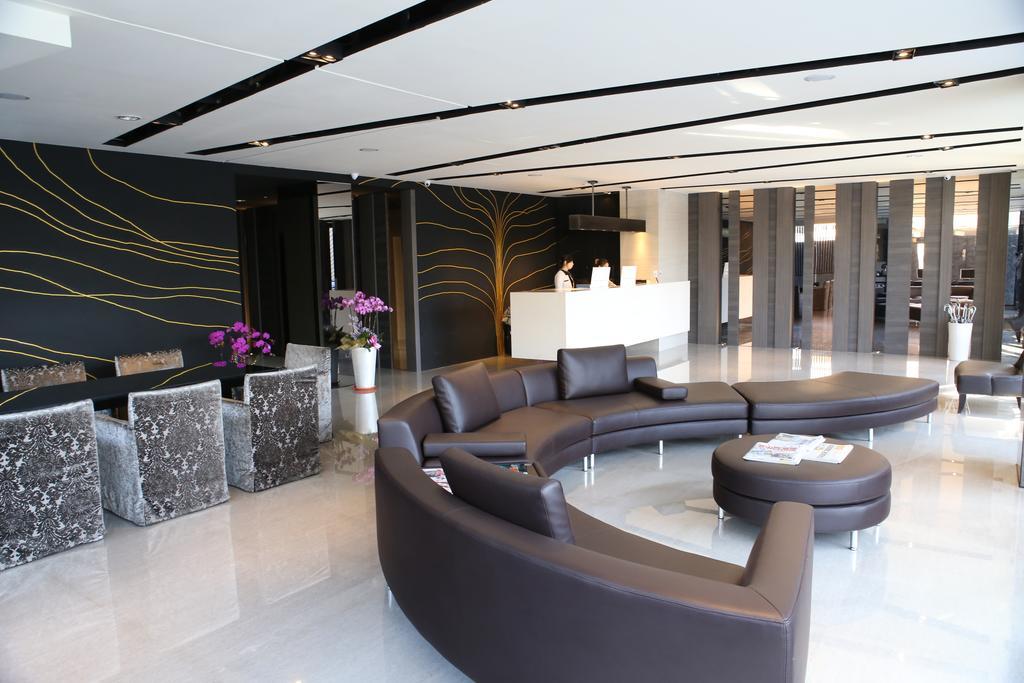 Kun Hotel Тайчжун Экстерьер фото