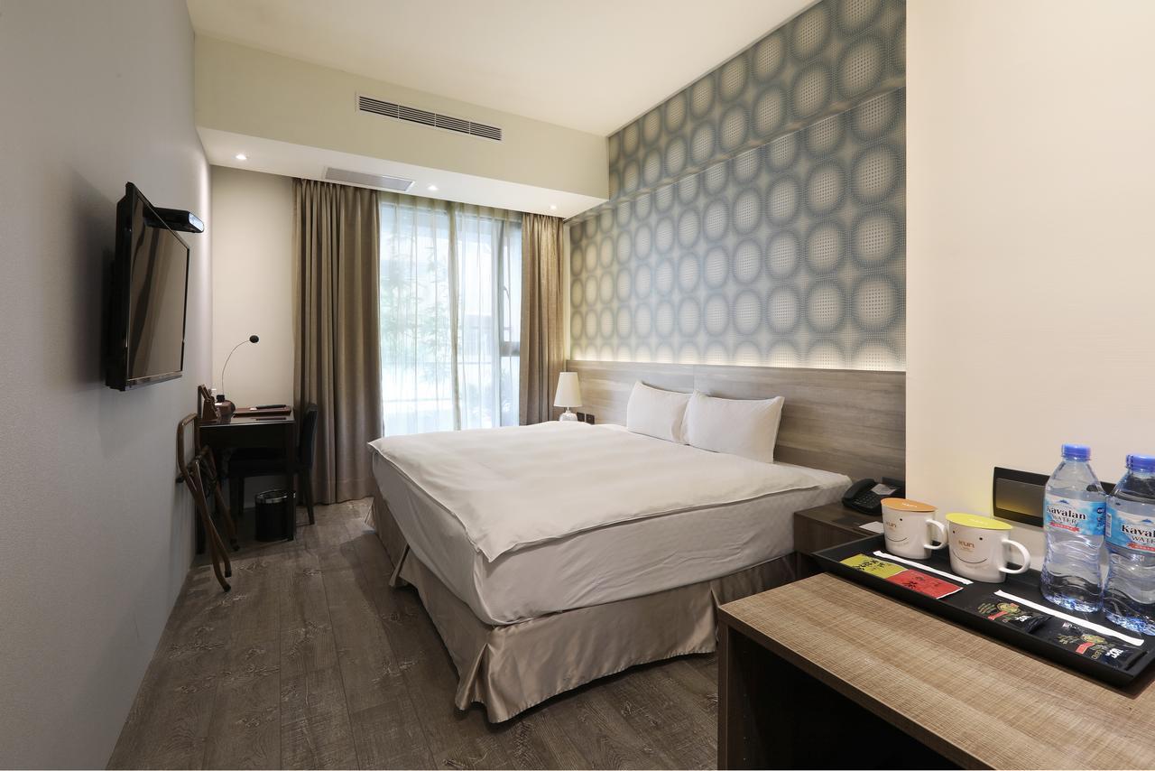Kun Hotel Тайчжун Экстерьер фото