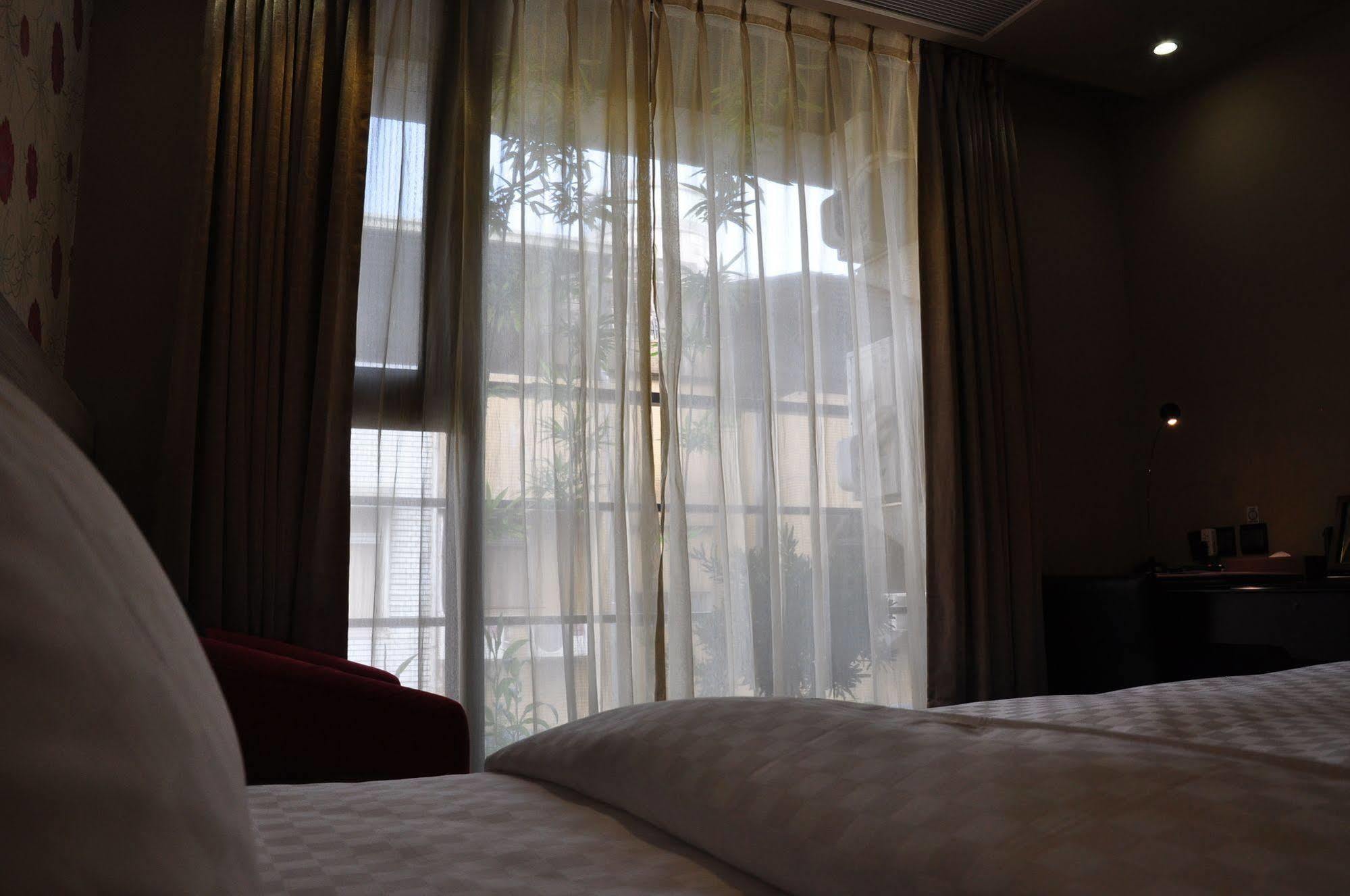 Kun Hotel Тайчжун Экстерьер фото